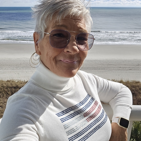 Meet your Posher, Eve - Picture 3 of 4